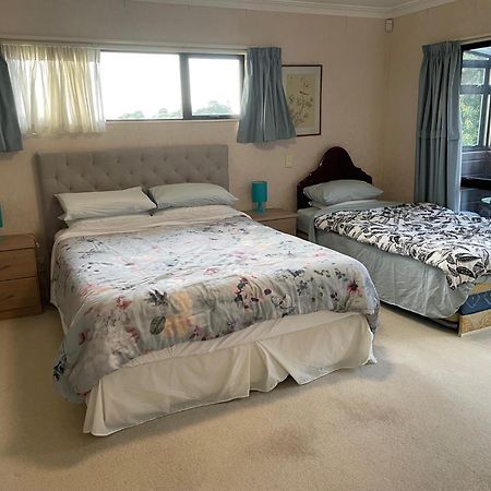 Rooms In An Epsom House Оукланд Екстериор снимка