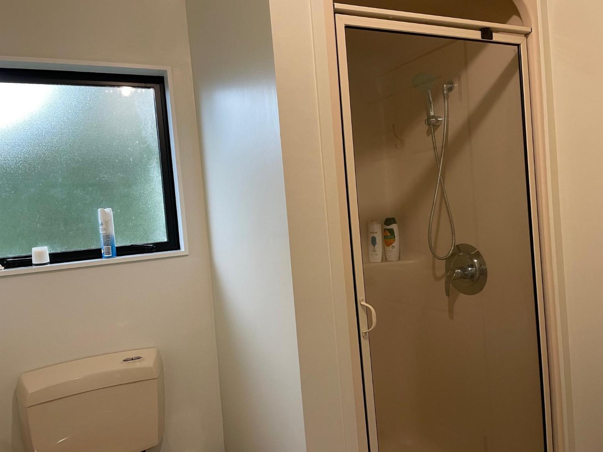 Rooms In An Epsom House Оукланд Екстериор снимка